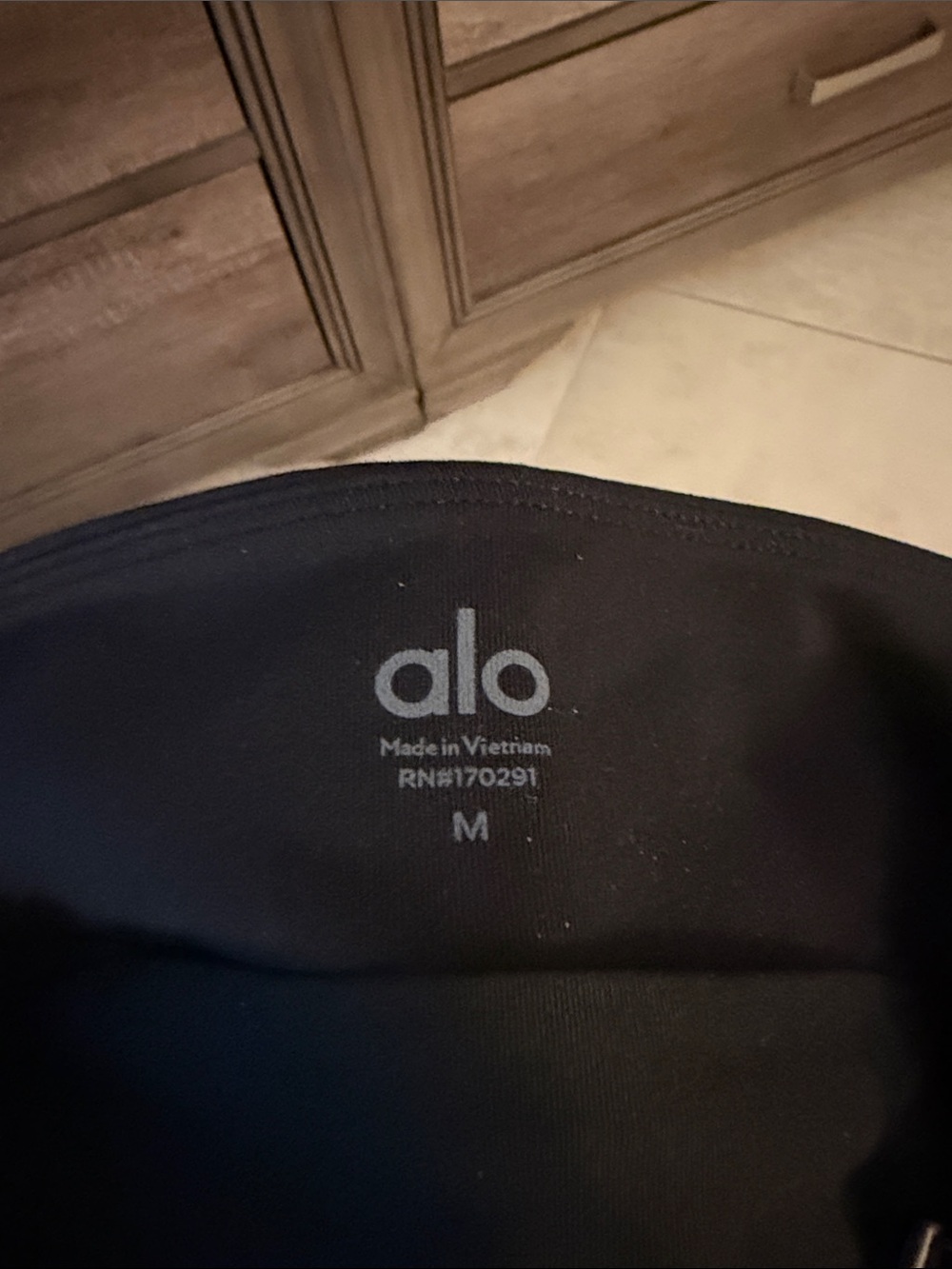 ALO Yoga Black Athletic Skort with Subtle Logo - Picture 2 of 2